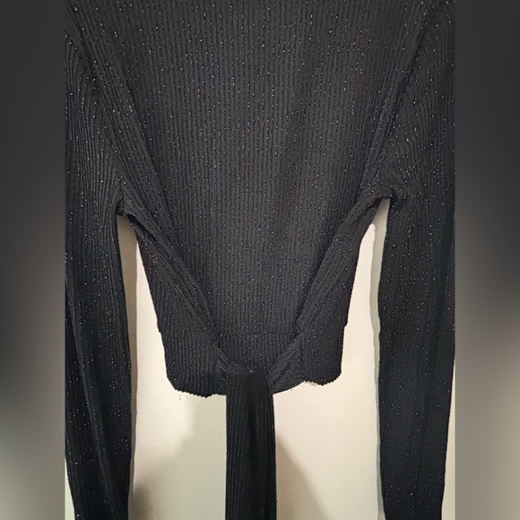 Forever 21 Black Ribbed Wrap Around Blouse size medium - Picture 5 of 6